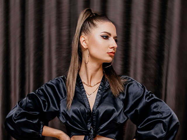 EXOTICWOMAN free sexy photo