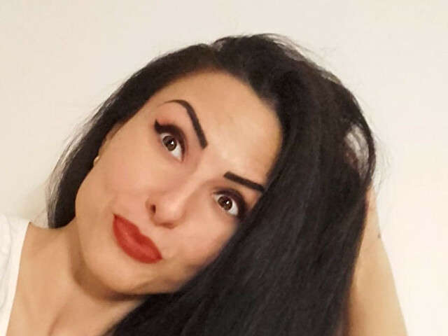 ARYANNAQUEEN free sexy photo