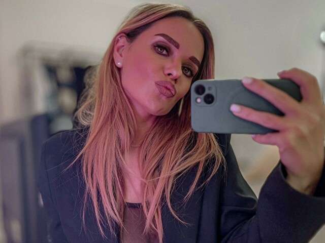 SQUIRTJULIA free sexy photo