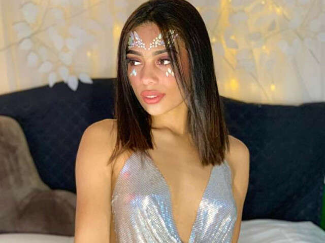 EMA free sexy photo