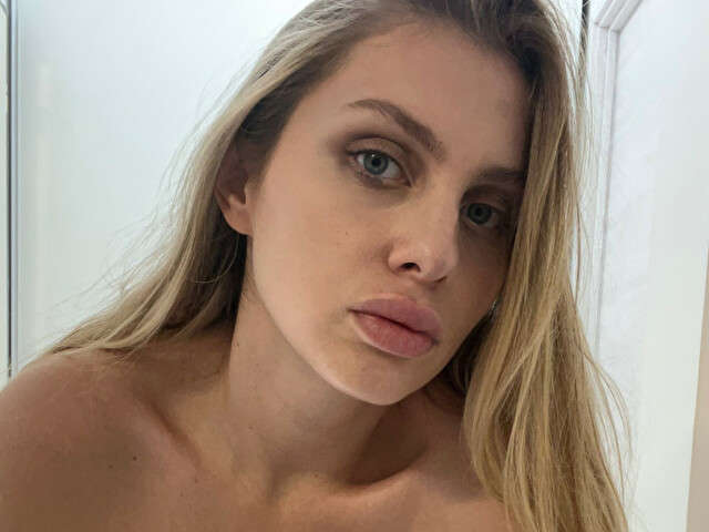 ELISABLONDE free sexy photo