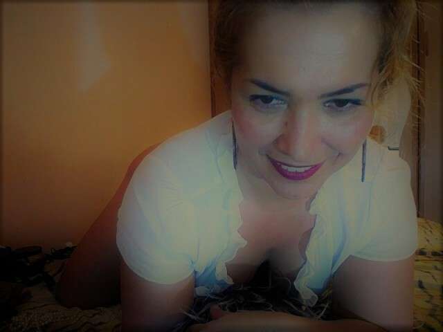 1MILF4U free sexy photo