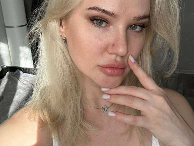 LEYAROSALIE free sexy photo