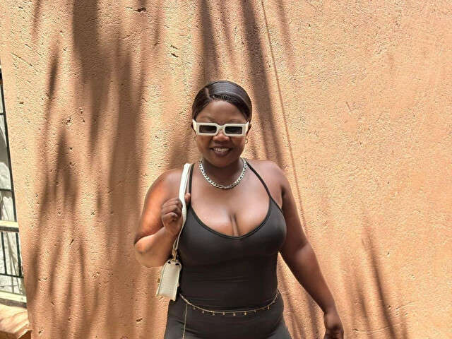 MIMI free sexy photo