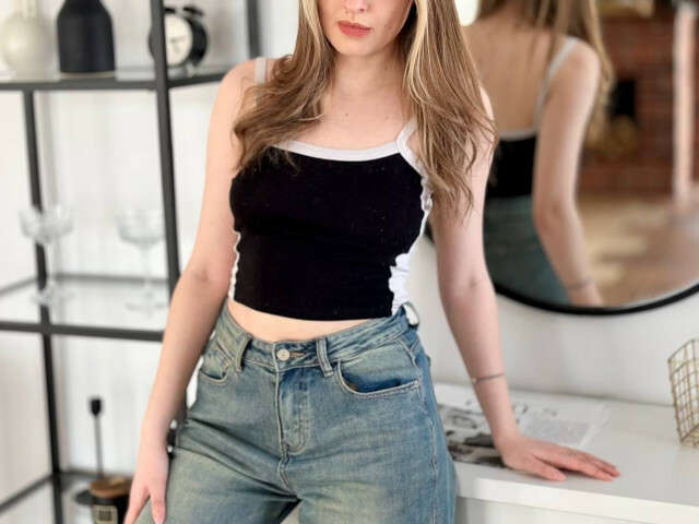 CRISTALNUTTY free sexy photo