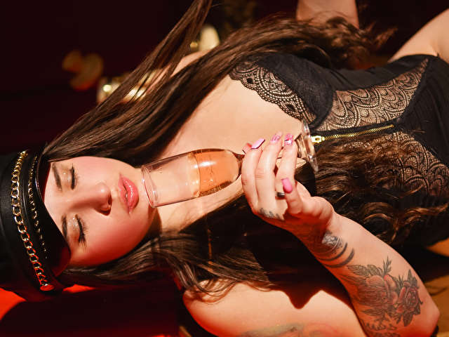 MEGGANWIN free sexy photo