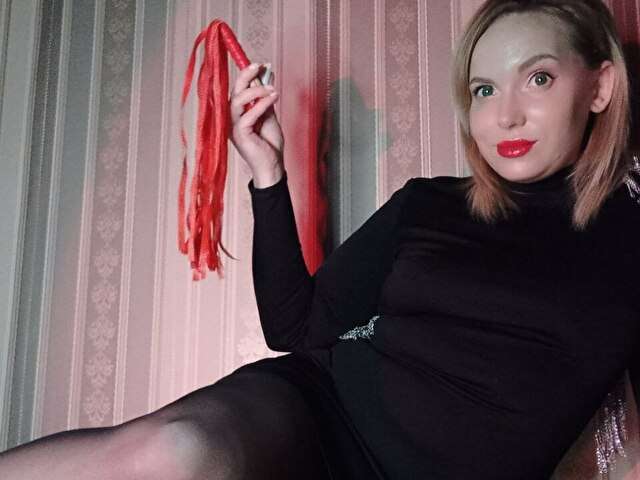 VIKTORINNNI free sexy photo