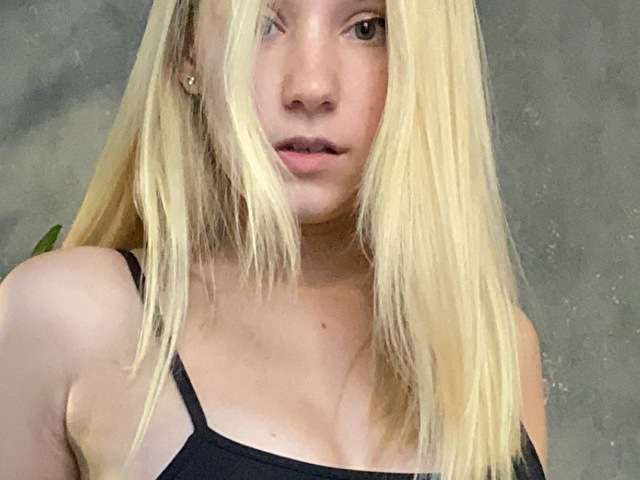 HOTCARAMELLS free sexy photo