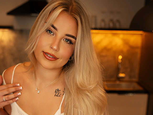 KRISTYBLOND free sexy photo