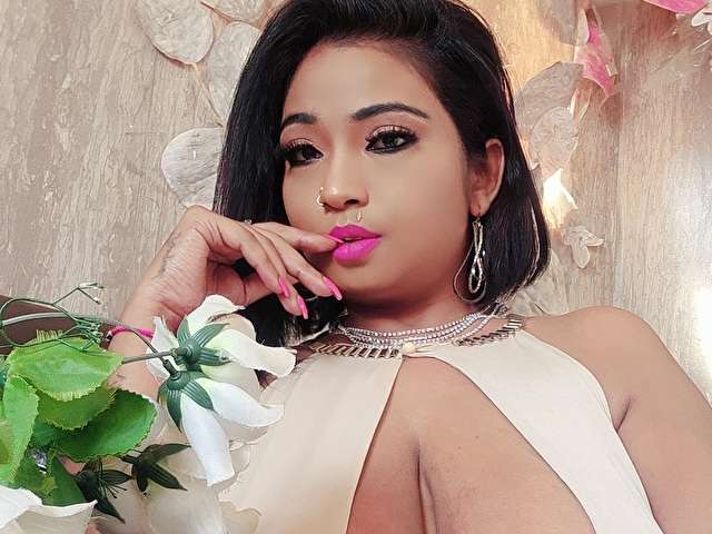 SANDYRAI free sexy photo