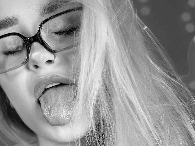 RAVENA free sexy photo