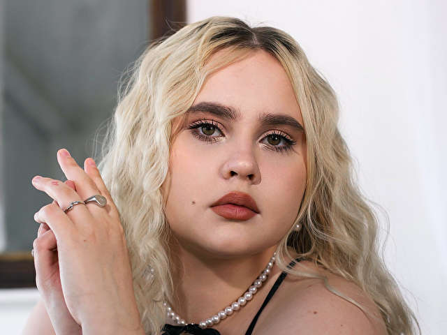 JULIA20 free sexy photo