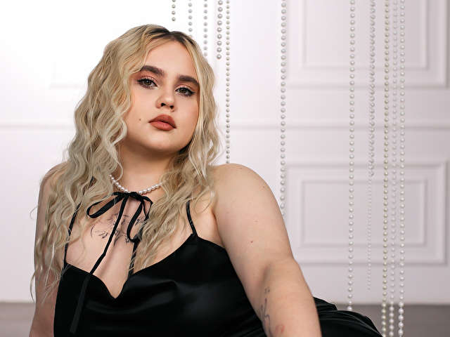 JULIA20 free sexy photo