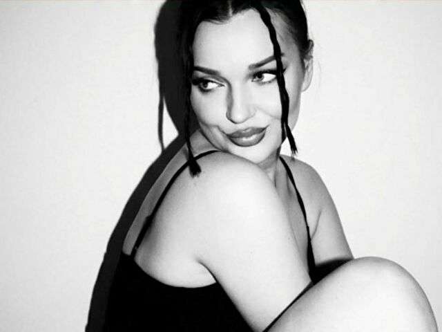 OLIVIAHOTTY free hard sexy photo