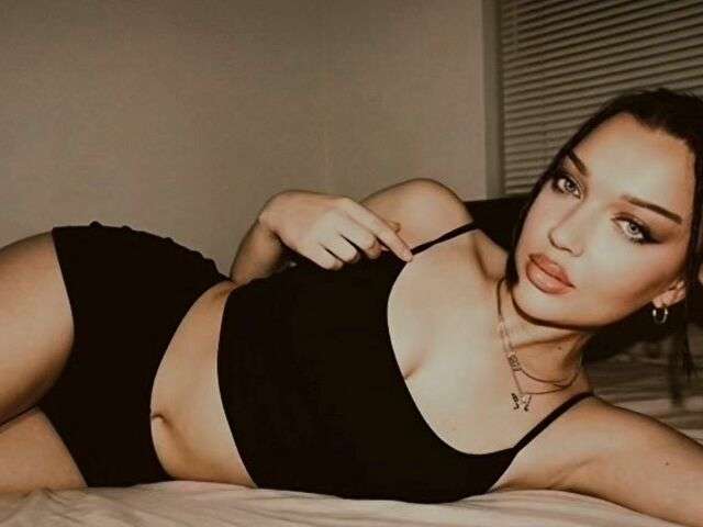 OLIVIAHOTTY free sexy photo