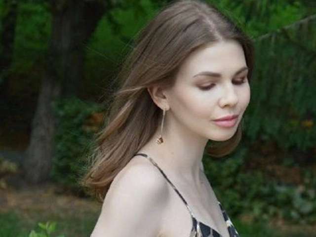 YOURSPARKLE free sexy photo