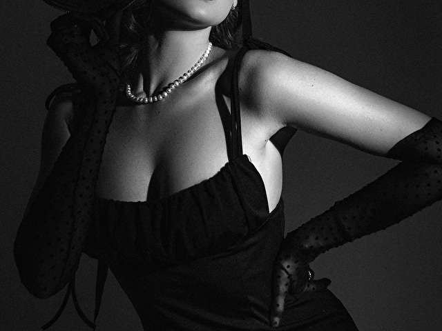 VIRRRGI free sexy photo