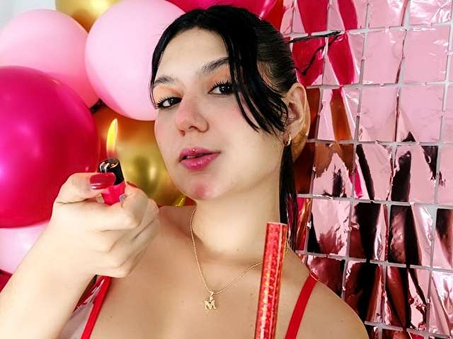 QUEENVANES free sexy photo