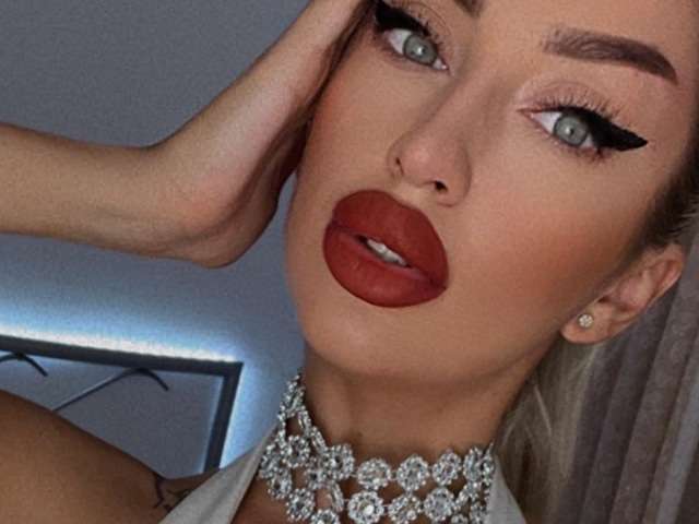 ZOORAQUEEN27 free sexy photo