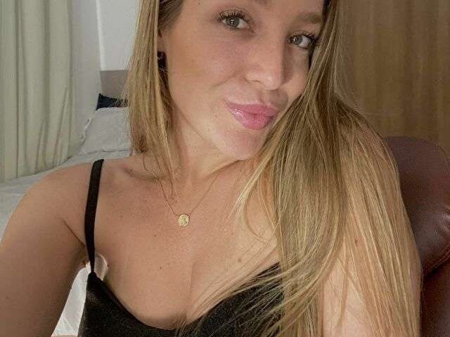CHANTALL98 free sexy photo
