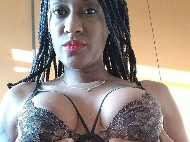 SEXYMUM free sexy photo