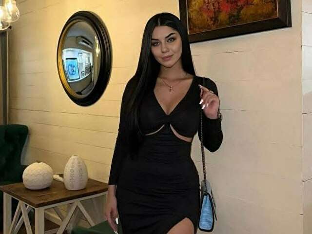 FELLICIAAA free sexy photo