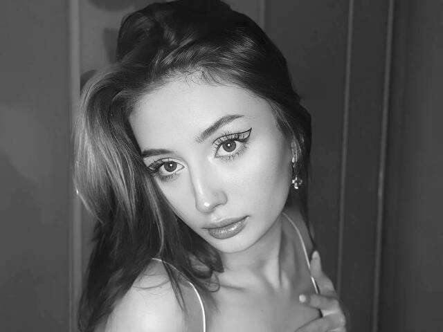 JIIGGLY free sexy photo