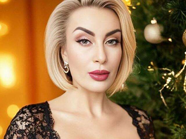 CHARMINGLADY free sexy photo
