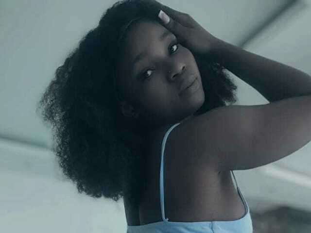 DAISYE free sexy photo