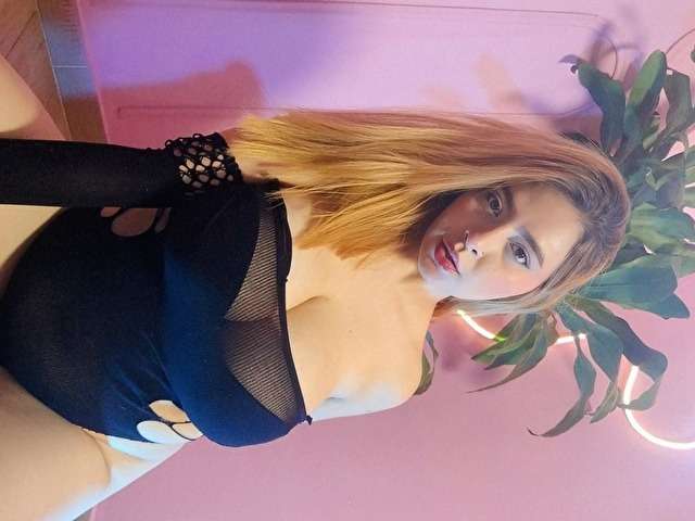 LOLABONNIE free sexy photo