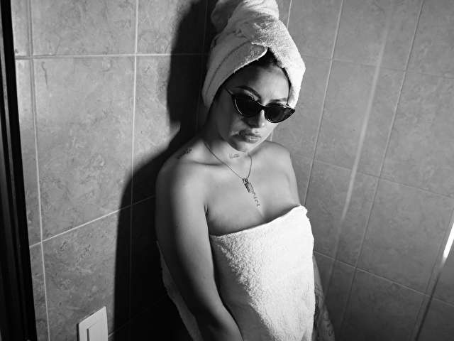 EMILYCONOR free sexy photo