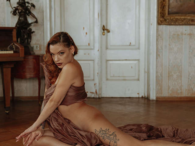 LILILOWE free hard sexy photo