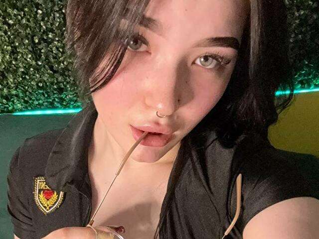 MILLIE free hard sexy photo