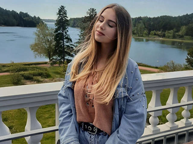 GRETA free sexy photo