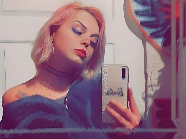 EMMYBIGTITS free sexy photo