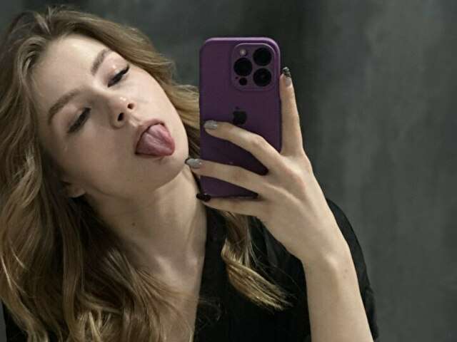 KIRATEASE free sexy photo