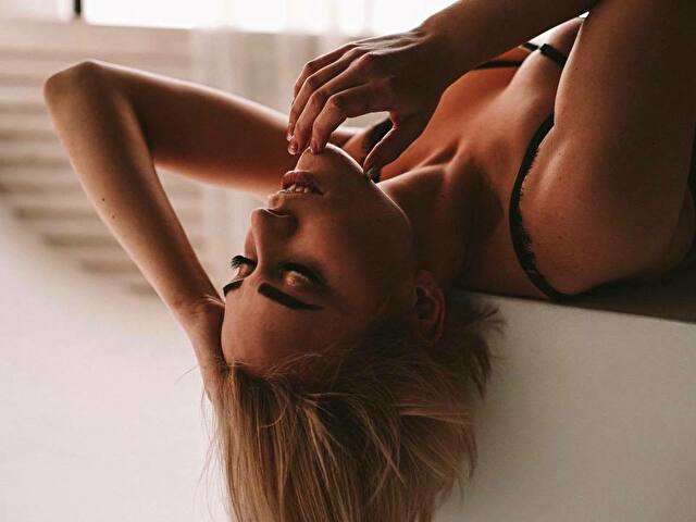 LISADIAMOND free sexy photo