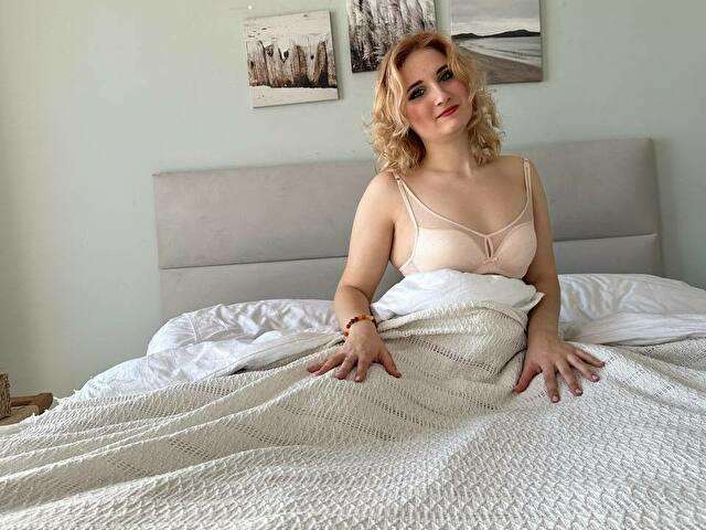 MISSXELSA free sexy photo