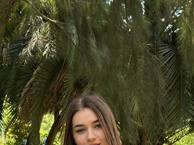 LIAGOUTTI180 free sexy photo