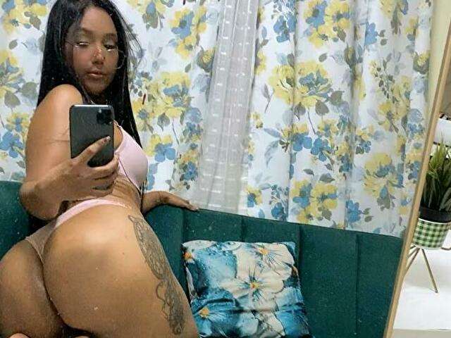 LUCIANAA1 free sexy photo