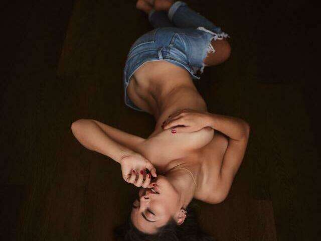 MALICIAA free hard sexy photo