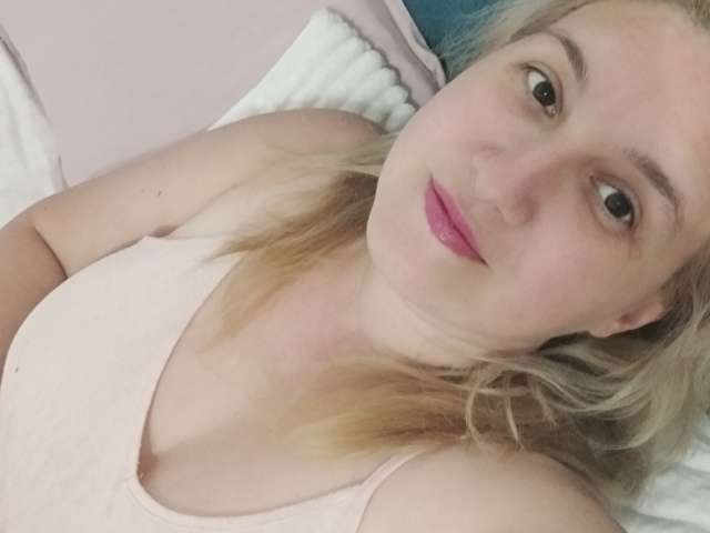 BLONDEAMALIA free sexy photo