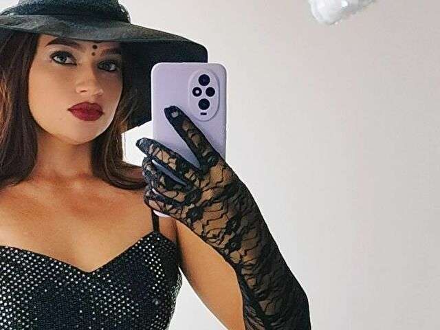 KAROLYONS free sexy photo