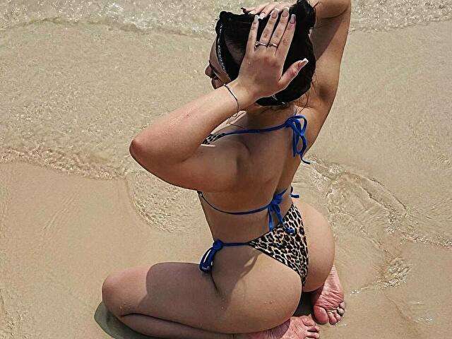 YOURALISA free sexy photo