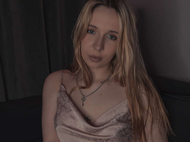 PRINCESSLEAA free sexy photo