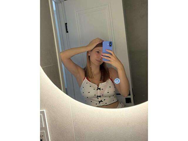 ANNIEMOUSE free sexy photo