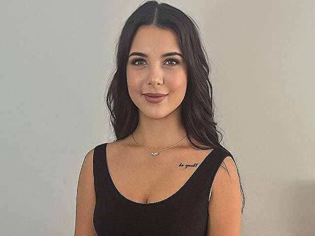 TALIAHOT free sexy photo