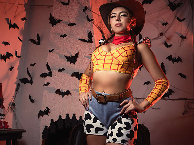 IVONNESAENZ free sexy photo
