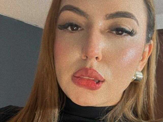 IVONNESAENZ free sexy photo