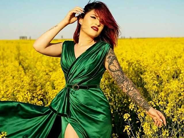 AMYOFFICE free sexy photo